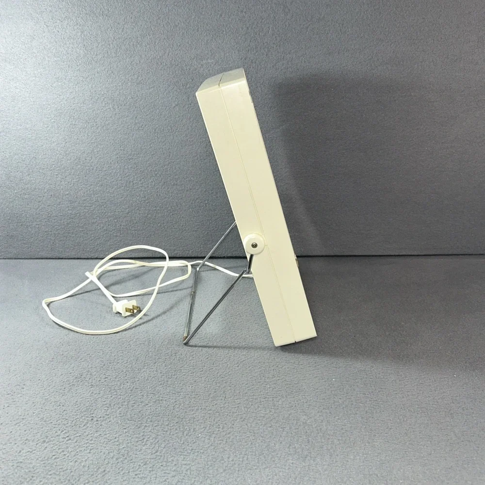 Vintage GE Lighted‎ Makeup Mirror B21M-J Zoom Vanity Mirror Works